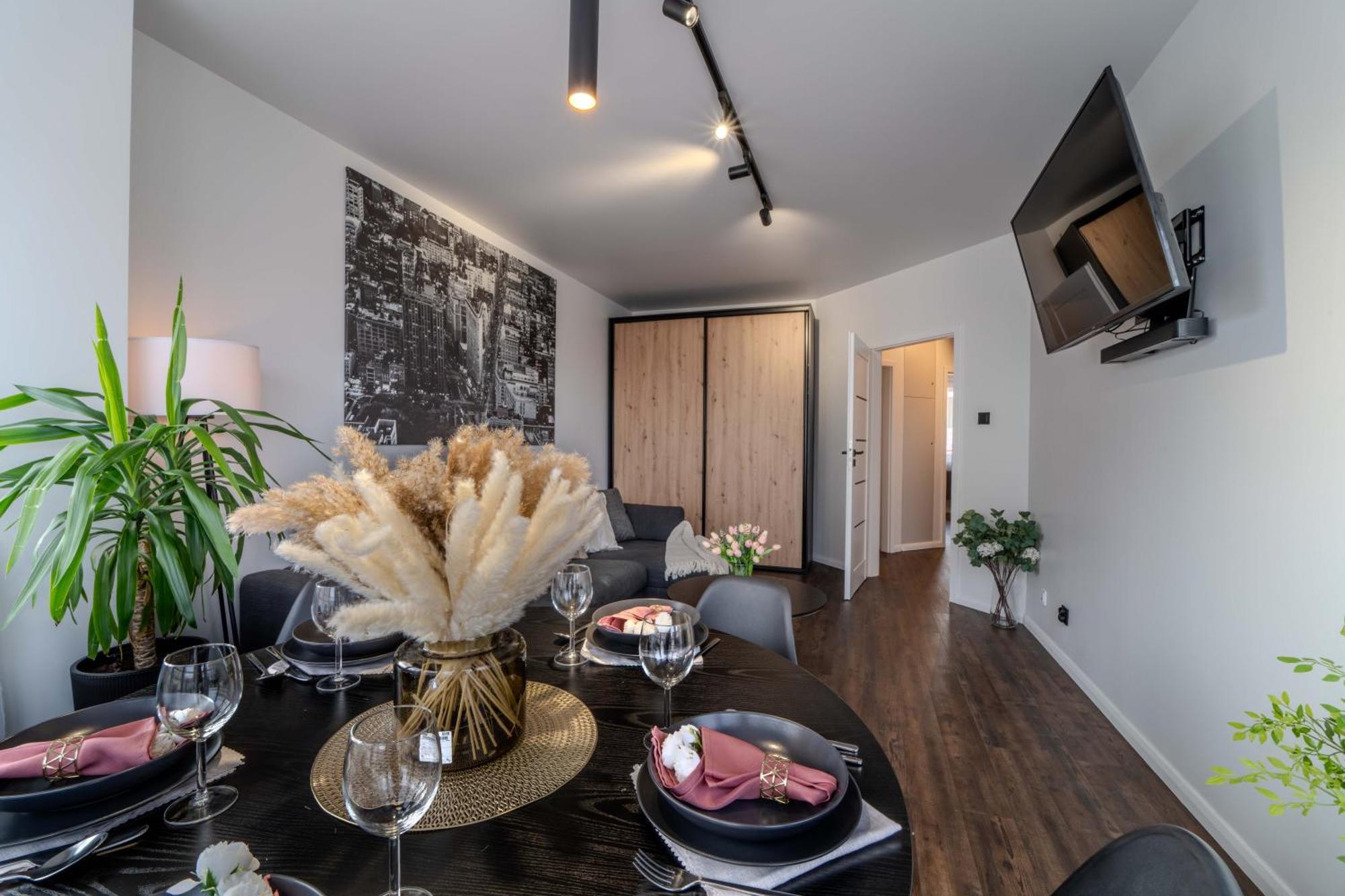 New Large Modern Apartment - City Center - 60M2 - Lift - Parking Вроцлав Екстер'єр фото